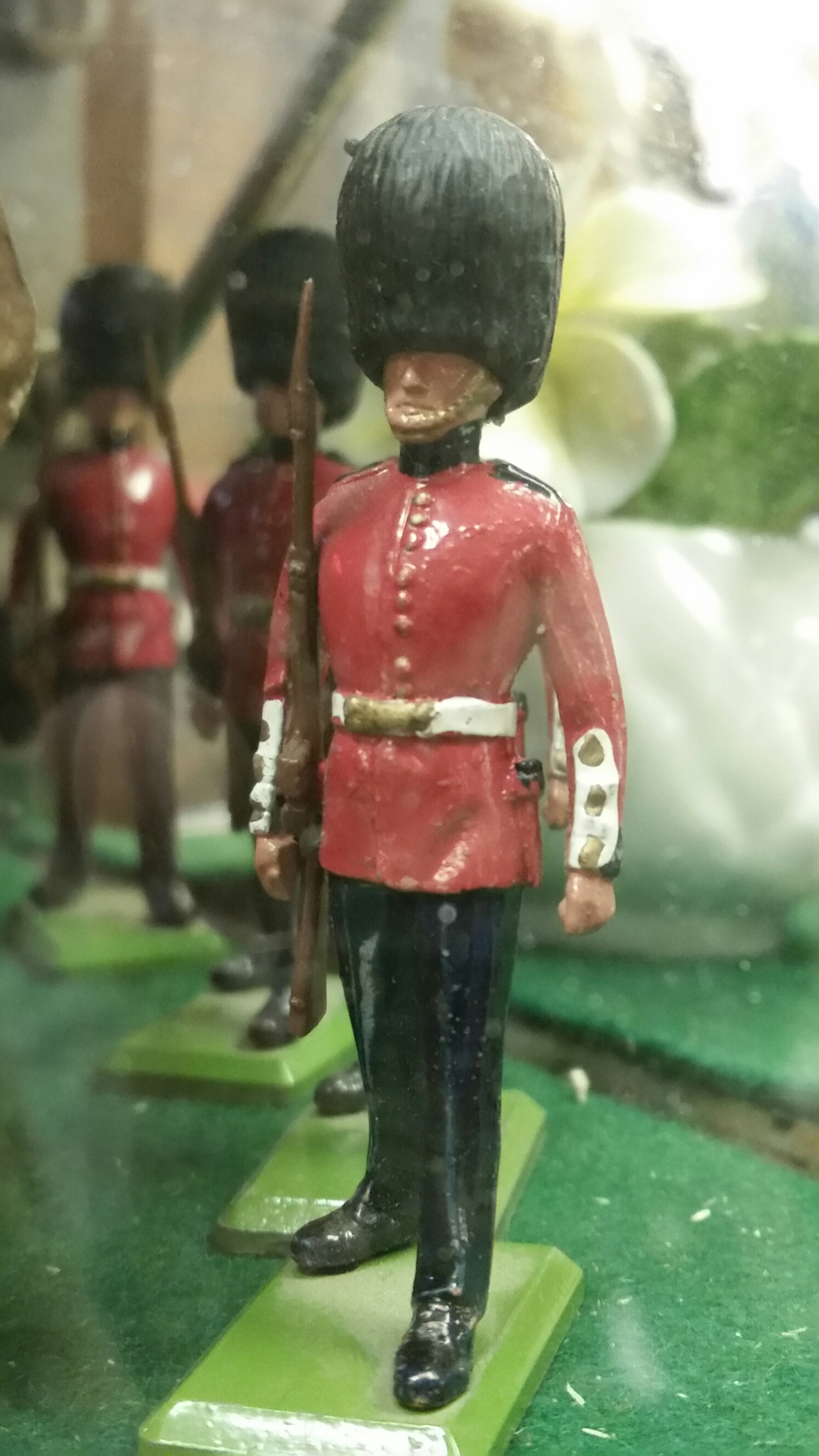 Details about   Vintage Metal Toy Soldier playing Bugle made in England 